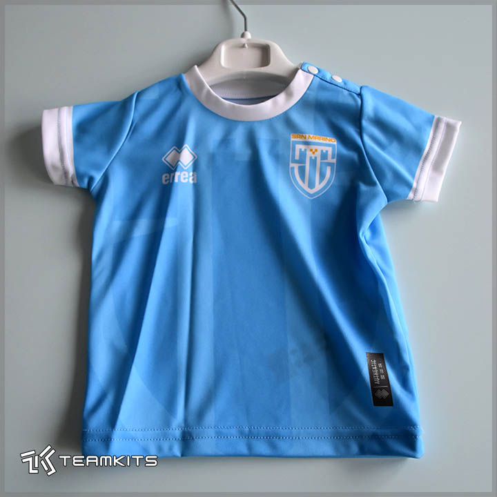 یک ایده جالب؛ پیراهن تیم ملی برای هر نوزاد متولد سن مارینو