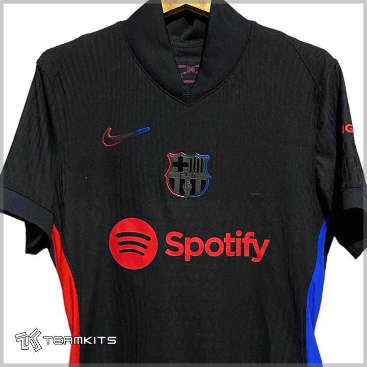 لباس دوم بارسلونا 2025-2024 (تصاویر اولیه)